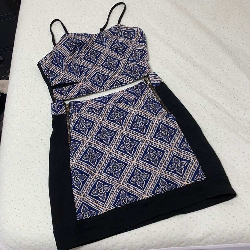 2 piece top & skirt☺️